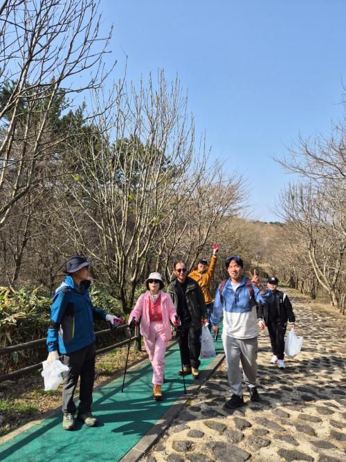아라동향우회원들 플로깅 처음 접하다